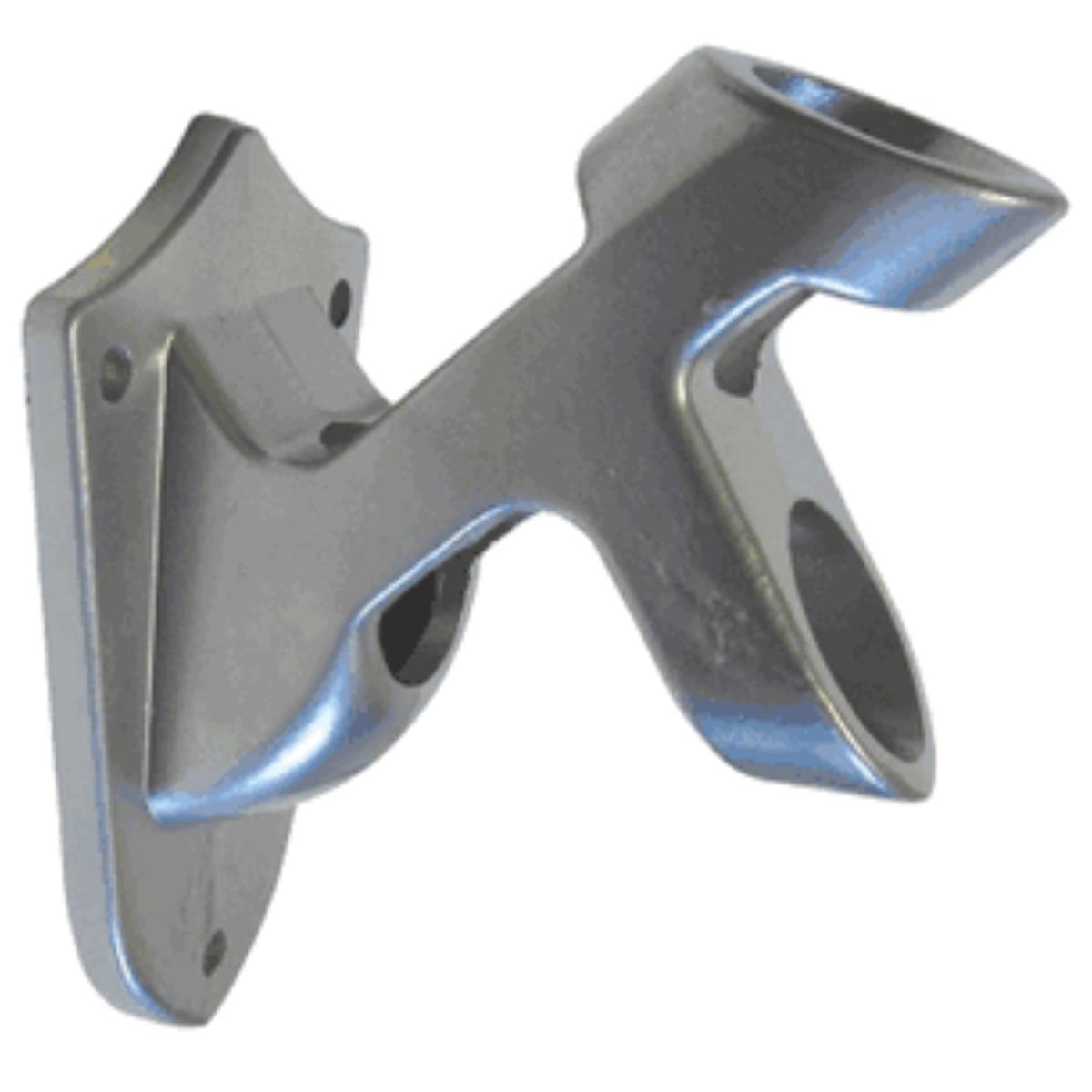 Pole bracket